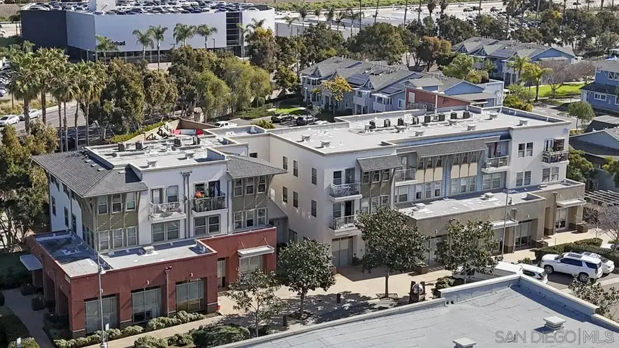 6801 Embarcadero Ln, Carlsbad, CA 92011 - Image #3