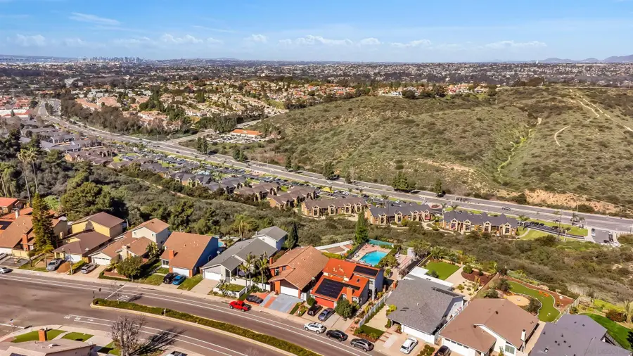 607 E J St, Chula Vista, CA 91910 - Image #2