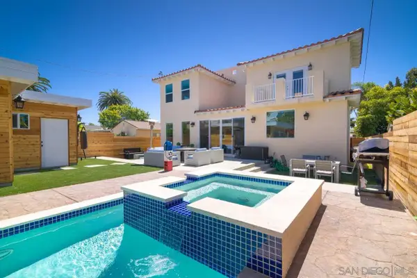 1220 Emerald St, San Diego, CA 92109