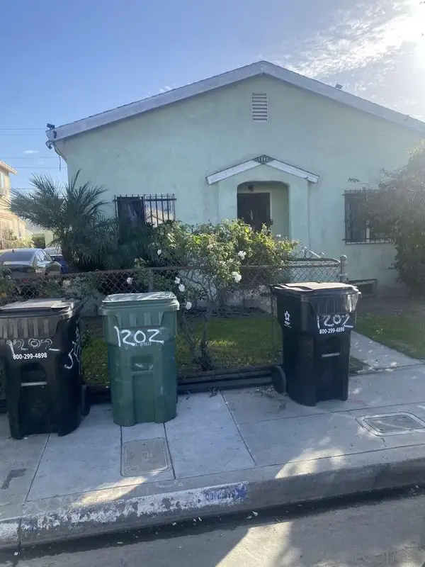 1202 E E 76th St, Los Angeles, CA 90001