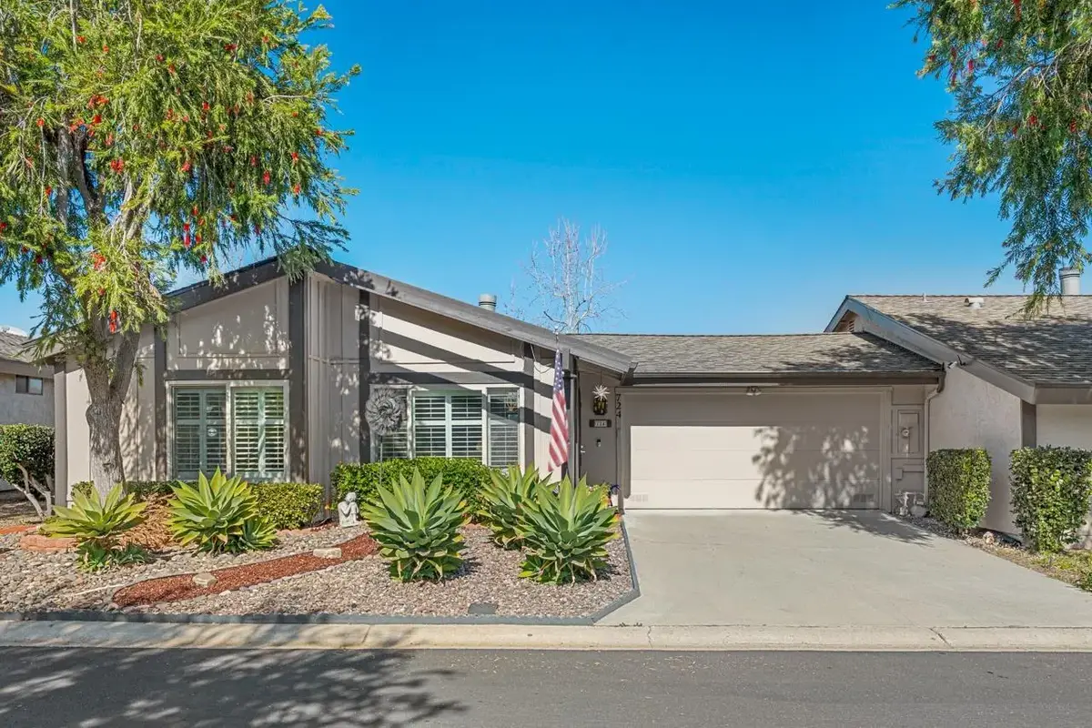 724 Nob Circle, Vista, CA 92084 - Image #1