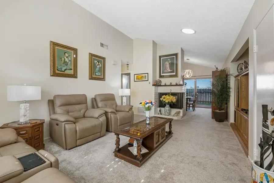 724 Nob Circle, Vista, CA 92084 - Image #3