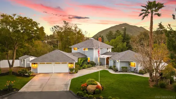 678 Via Rancho Pkwy, Escondido, CA 92029