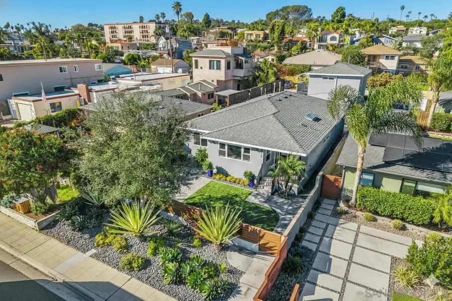 2152 Emerald St, San Diego, CA 92109 - Image #2