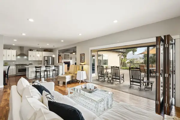 4214 Bobbie Ln, La Mesa, CA 91941