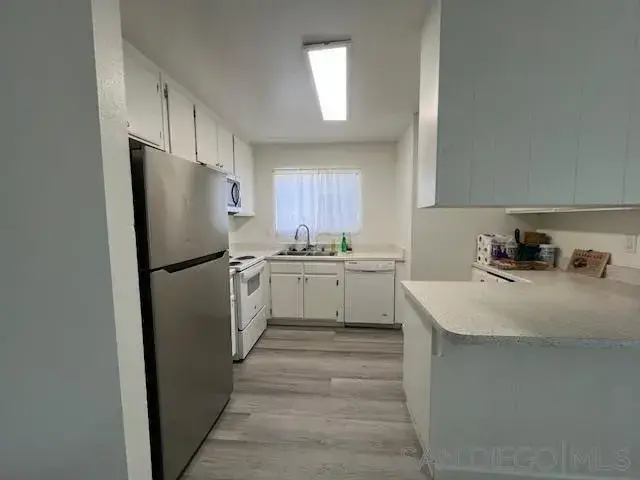 521 Sandalwood Pl #8, Escondido, CA 92027 - Image #2