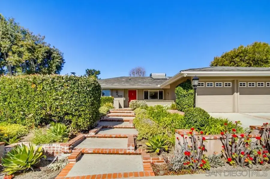 8635 Cliffridge Avenue, La Jolla, CA 92037 - Image #3