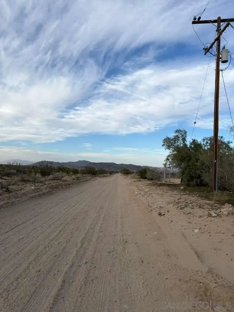 2787 Shawnee Trl, Landers, CA 92285 - #3