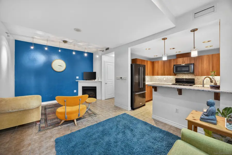 300 W Beech St #10, San Diego, CA 92101 - #2