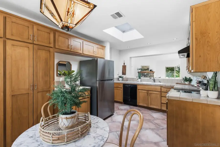 8665 Circle R Valley Ln, Escondido, CA 92026 - #3