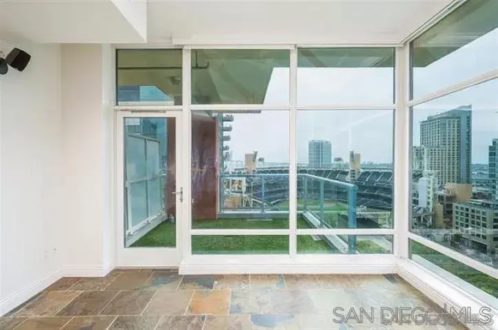 427 9th Ave #1402, San Diego, CA 92101 - #2
