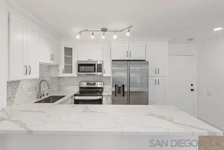 4600 Lamont St #204, San Diego, CA 92109 - #1