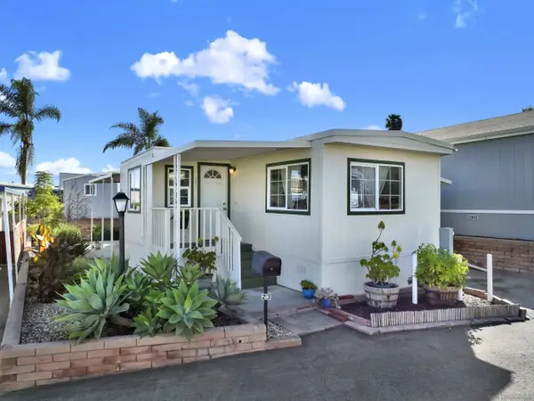 245 W Bobier Dr #23, Vista, CA 92083