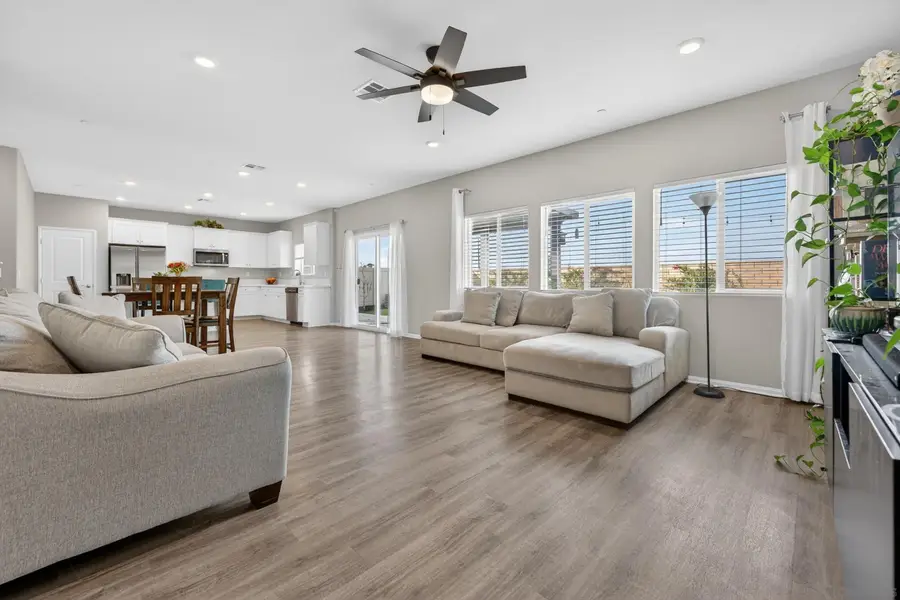 28331 Memory Ln, Winchester, CA 92596 - #3