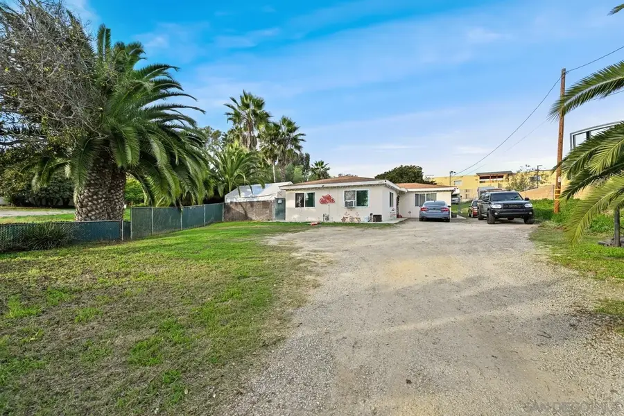 1845 West Dr, Vista, CA 92083 - Image #2