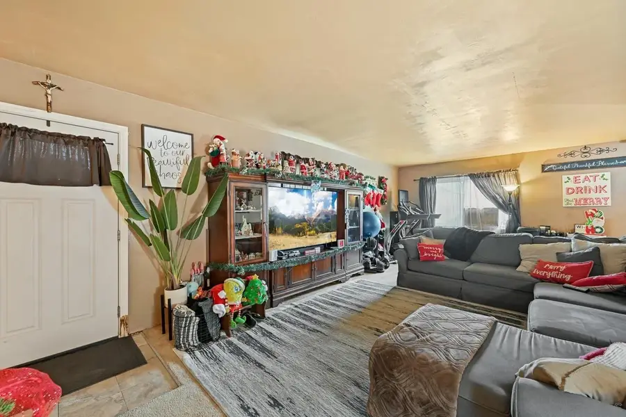 1845 West Dr, Vista, CA 92083 - Image #3