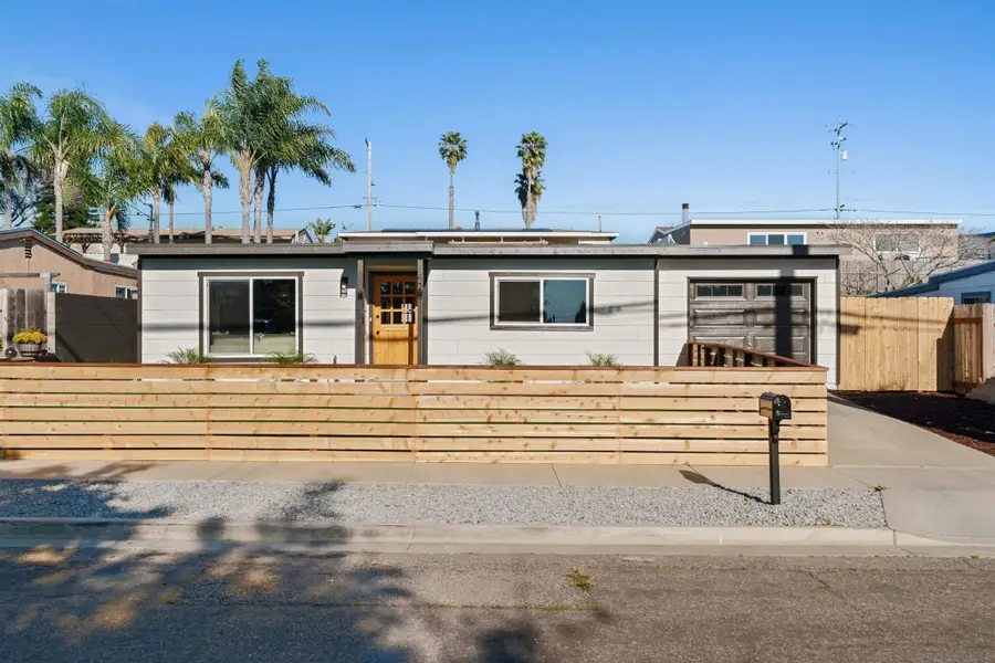 1426 Santa Rosa St, Oceanside, CA 92058 - #2