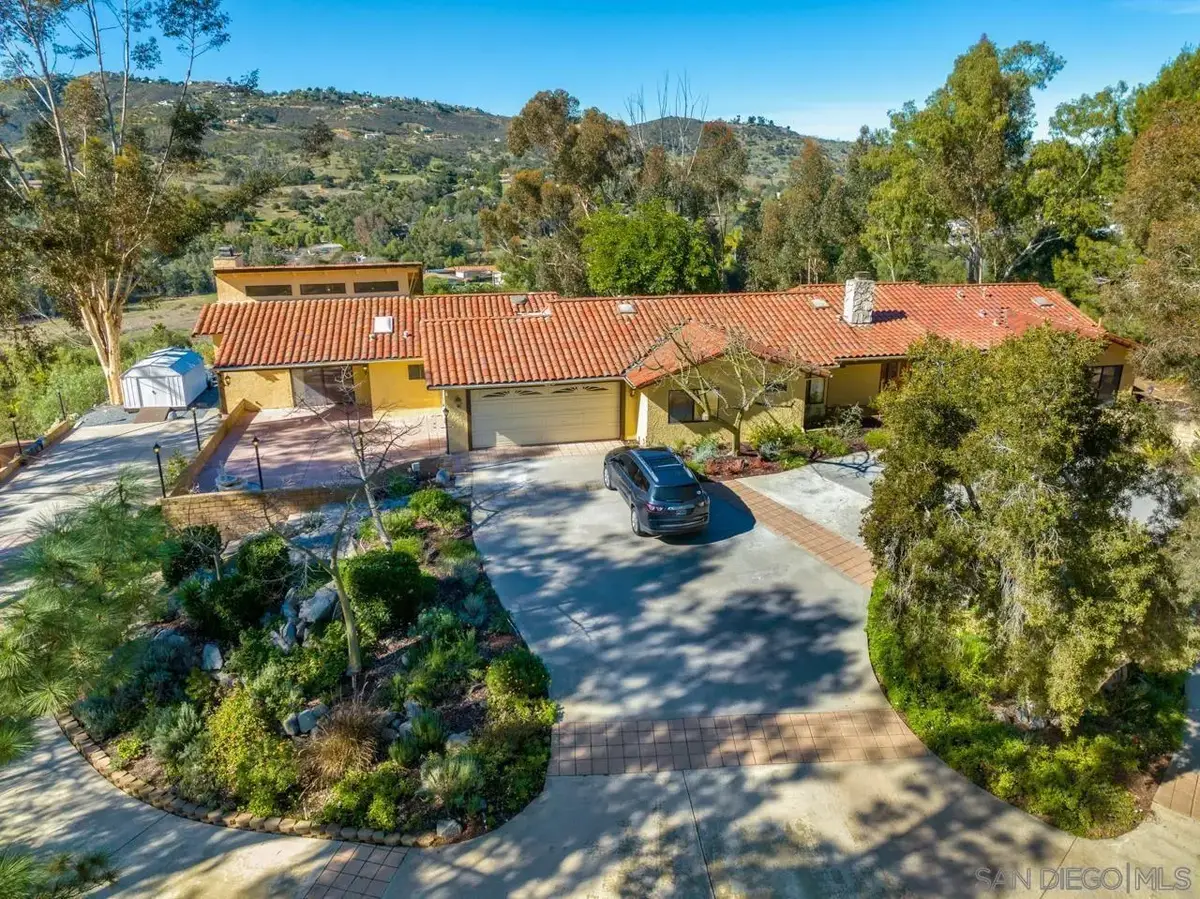 2665 Kauana Loa Dr, Escondido, CA 92029 - #1