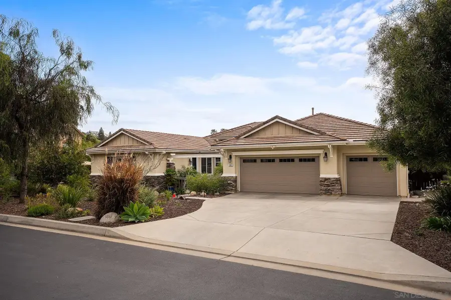 1812 Hayden Ranch Rd, Vista, CA 92084 - #3