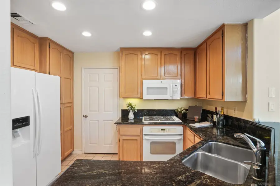 12670 Springbrook Dr #D, San Diego, CA 92128 - #3