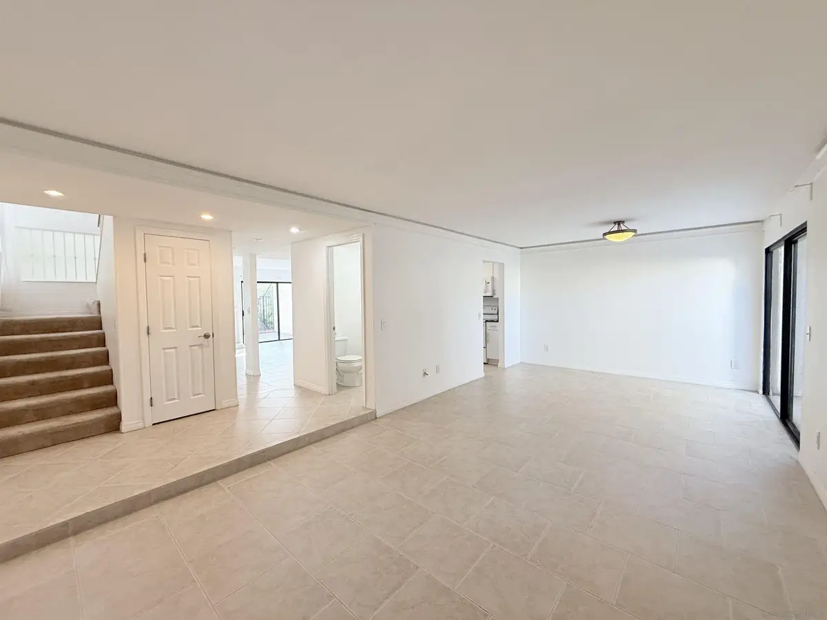 8725 Caminito Abrazo, La Jolla, CA 92037 - #1