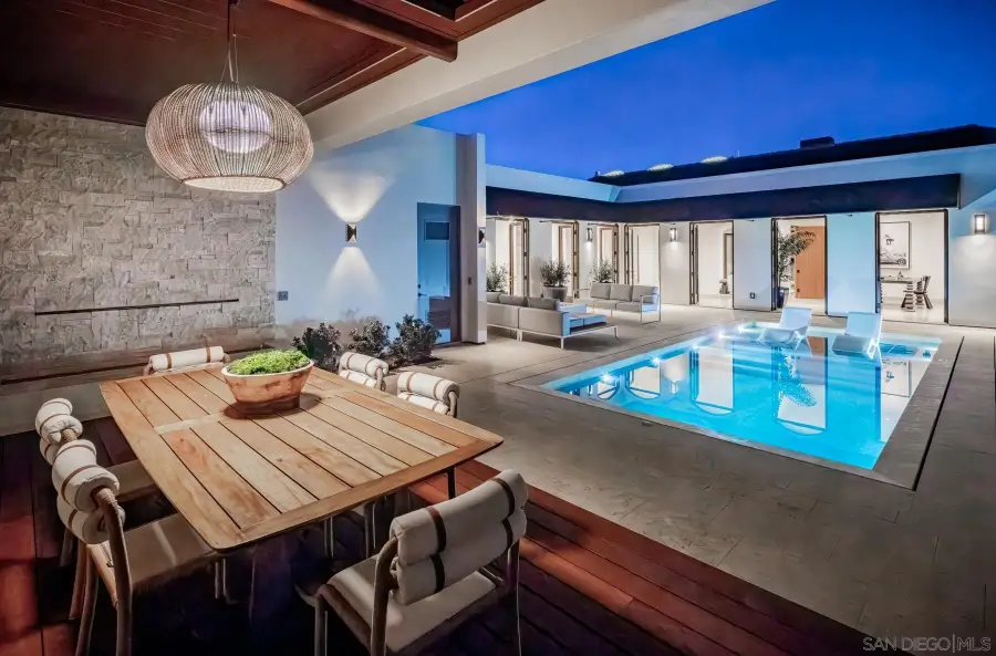 7970 Roseland Dr, La Jolla, CA 92037 - #2