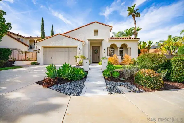 3272 Avenida La Cima, Carlsbad, CA 92009