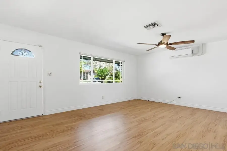 4231 Thomas St, Oceanside, CA 92056 - #2