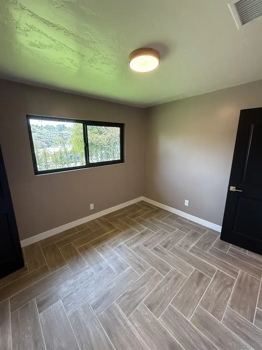 519 Camelot Dr, Oceanside, CA 92054 - #3