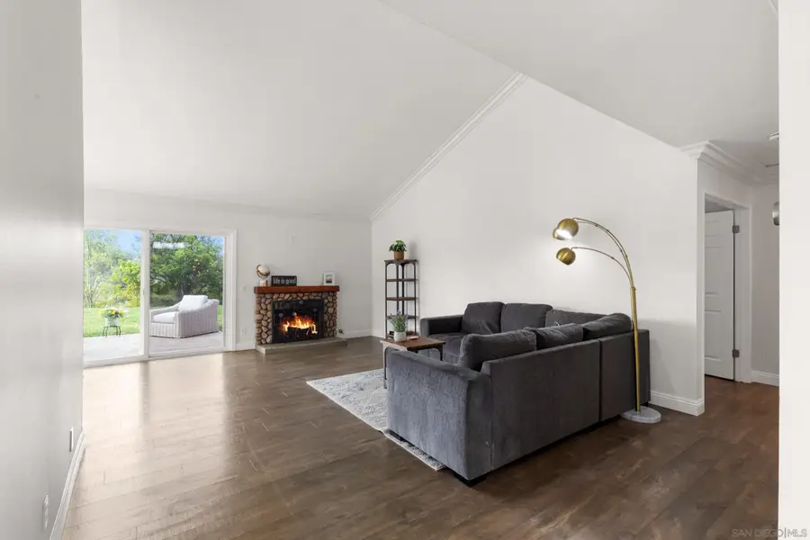 761 Rocking Horse Rd, Vista, CA 92081 - #2