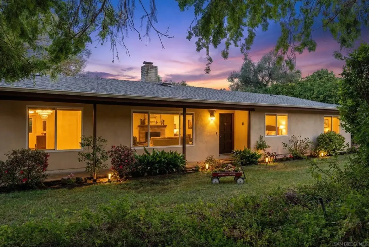 1027 Pepper Tree Lane, Fallbrook, CA 92028 - #1