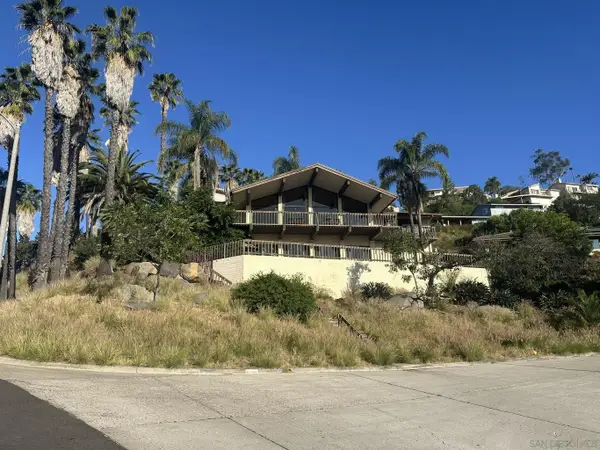 9902 Heavenly Way, La Mesa, CA 91941