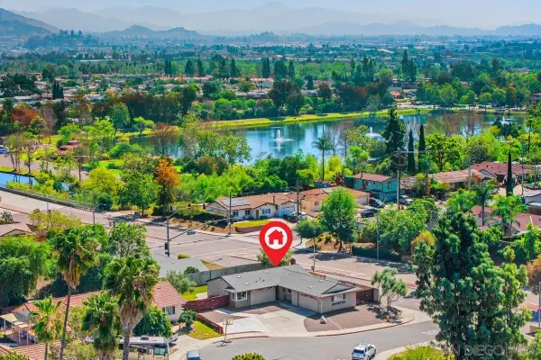 8810 Wigwam Ct, Santee, CA 92071