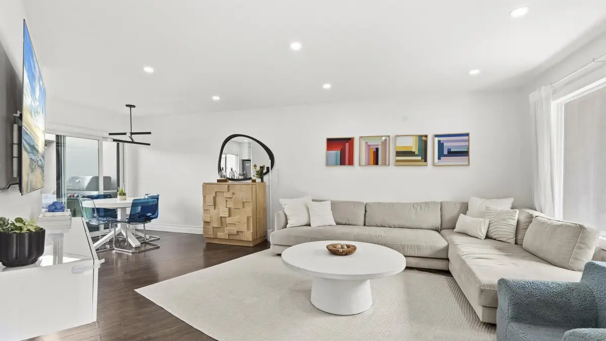 8490 Via Sonoma #10, La Jolla, CA 92037 - #1