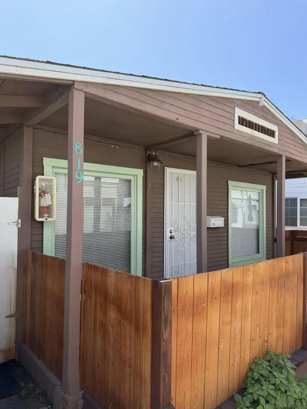 819-819 1/2 Seagirt Ct, San Diego, CA 92109