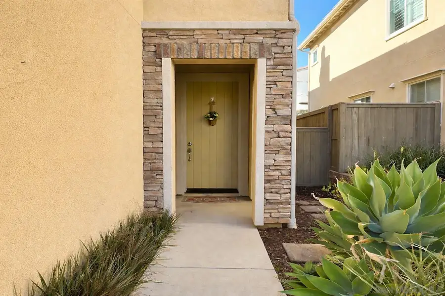 1132 Cherry Tree Lane, Vista, CA 92084 - #3
