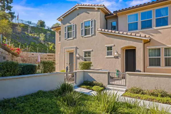 1151 Delpy View Pt, Vista, CA 92084
