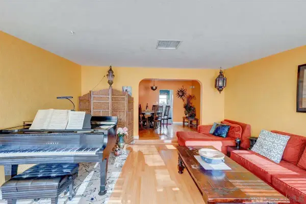 5612 Meade, San Diego, CA 92115