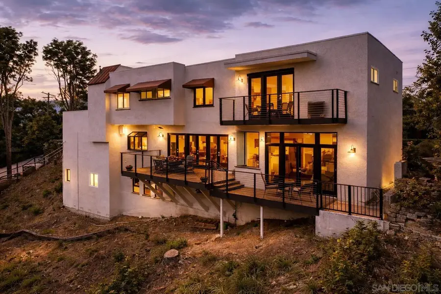 1052 N Kenter Ave, Los Angeles, CA 90049 - #2