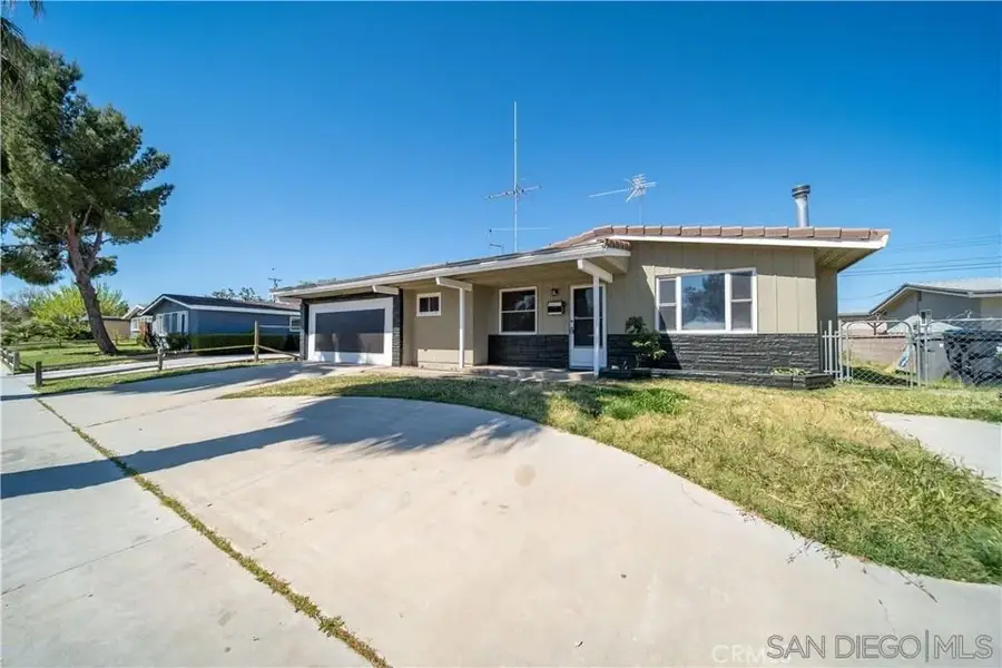 44641 5th St E, Lancaster, CA 93535 - #2