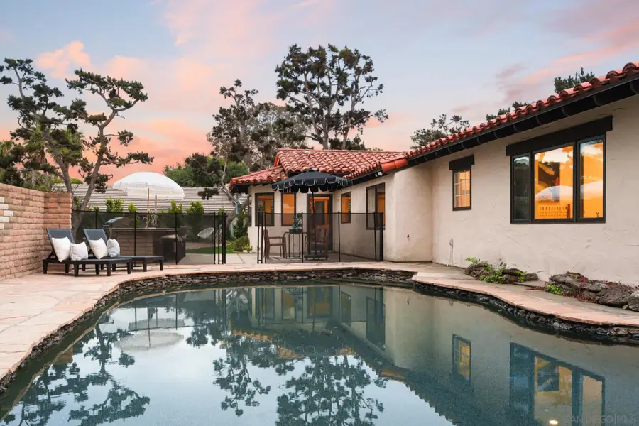 1450 Highland Dr, Solana Beach, CA 92075 - #3
