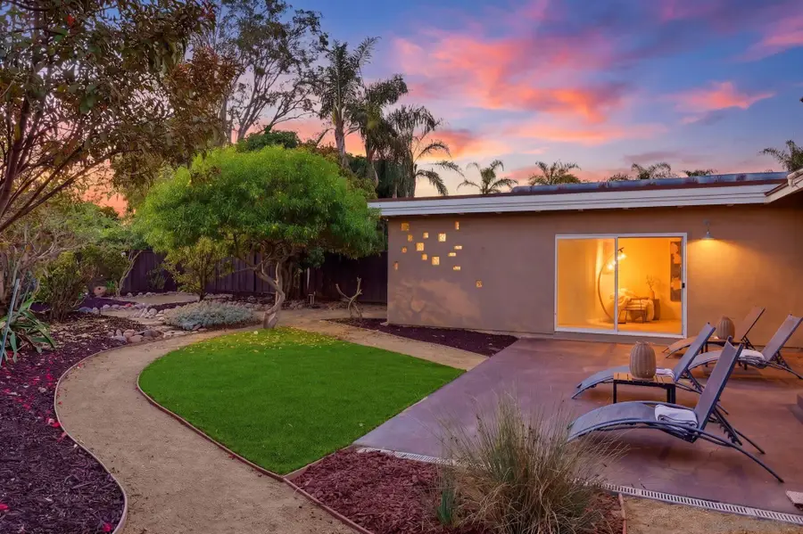 2212 August, San Diego, CA 92110 - #3