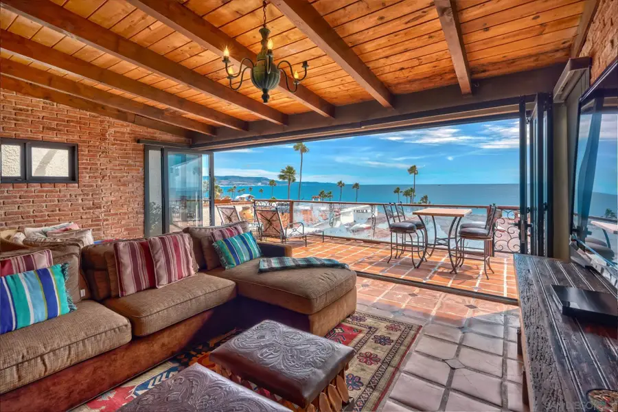82 Pelicanos Oeste, Central Coast, CA 99999 - #3