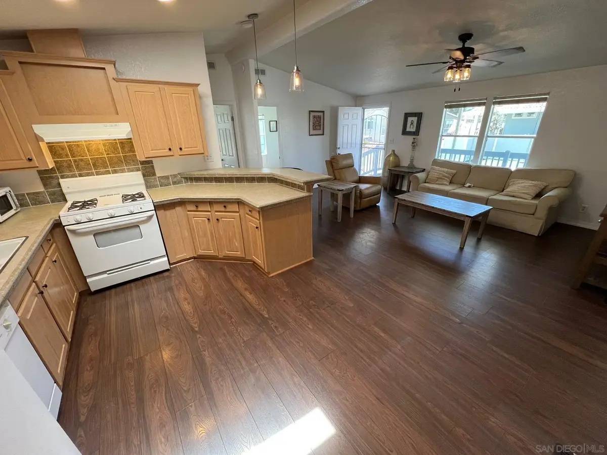 1001 S Hale #SPC 77, Escondido, CA 92029 - #1