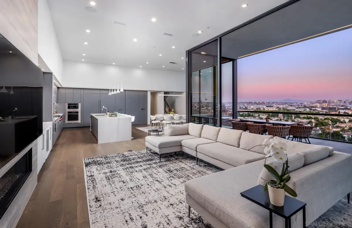 2035 Evergreen St, San Diego, CA 92106 - #1