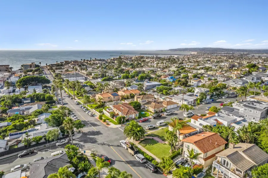 1558-1564 Ebers St., San Diego, CA 92107 - #2