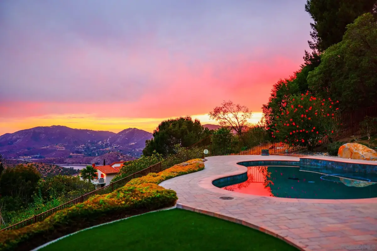 3295 Via Loma Vista, Escondido, CA 92029 - #1