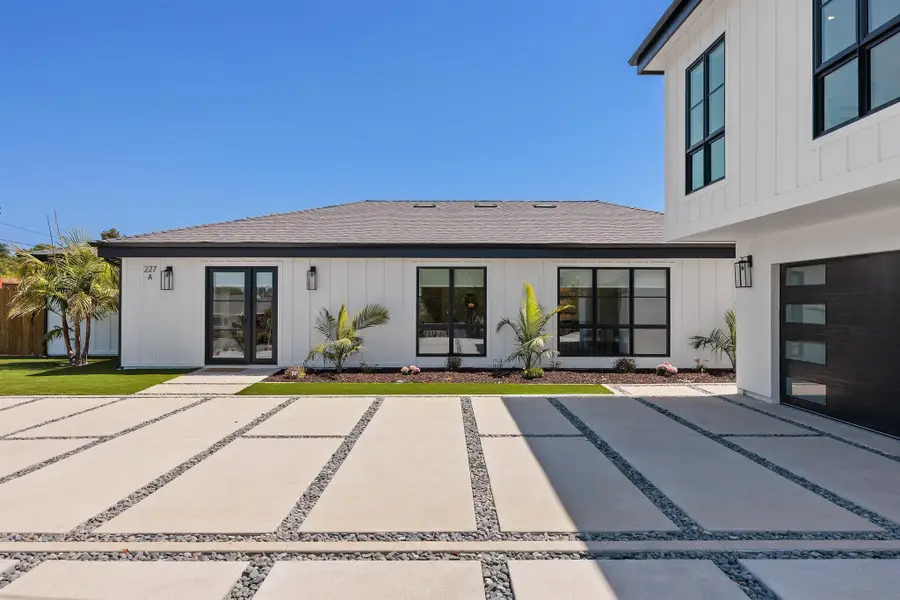 227 Hill Dr, Vista, CA 92083 - #3