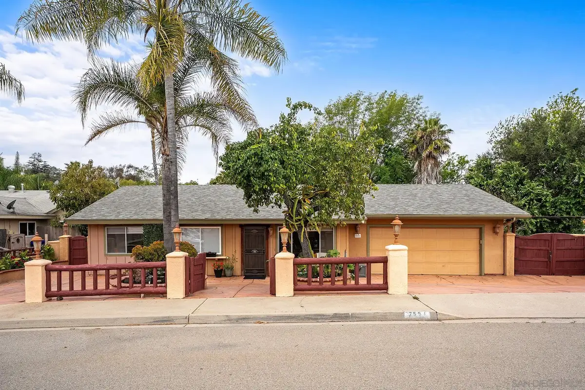 2551 Buena Rosa, Fallbrook, CA 92028 - #1