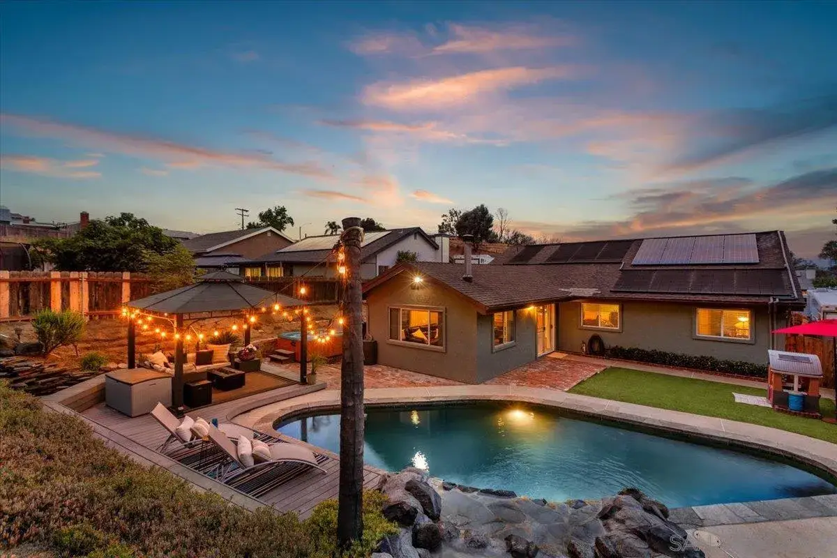 8677 Via Del Luz, El Cajon, CA 92021 - #1